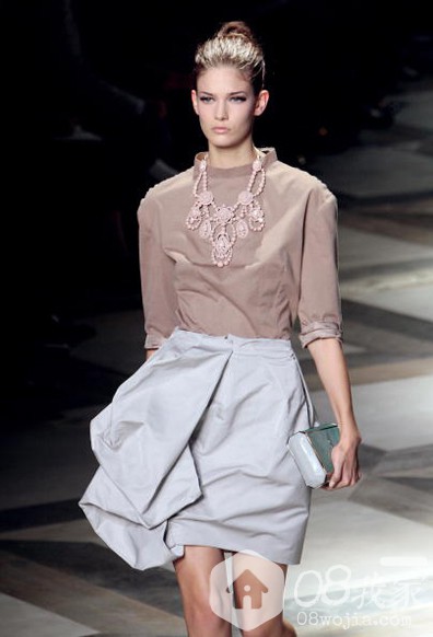 1006-lanvin-runway-skirt-necklace-spring-09_fa.jpg