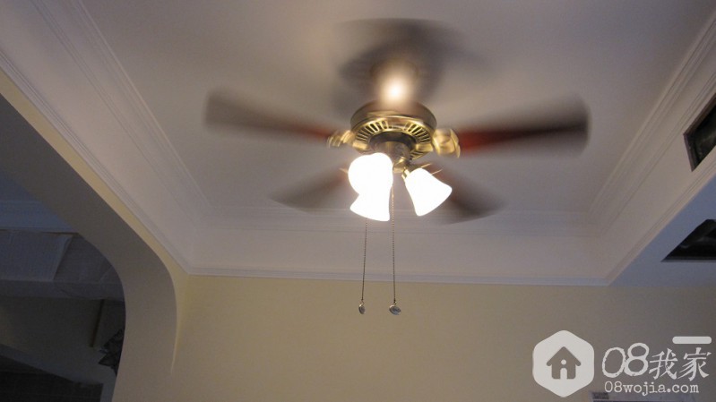 餐厅灯.JPG 餐厅灯.JPG