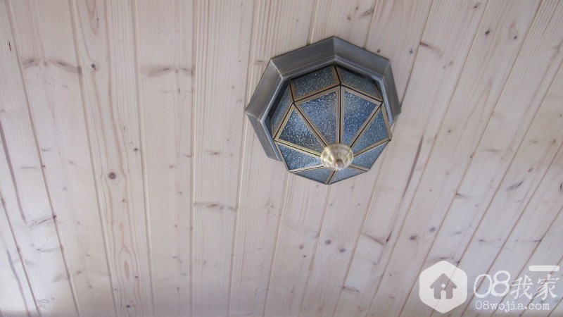 主卧阳台桑拿板吊顶.JPG 主卧阳台桑拿板吊顶.JPG